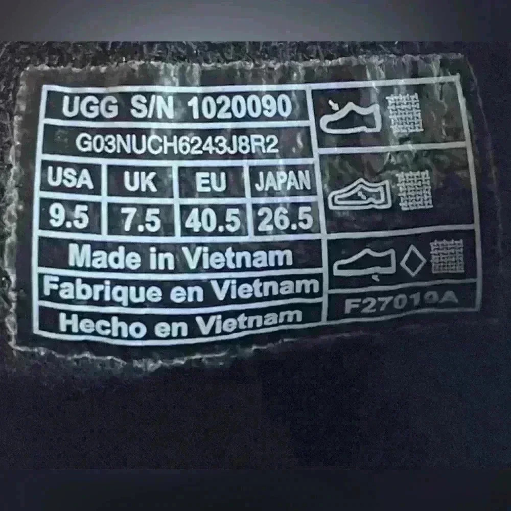 UGG Bren Slip-On Sneaker in Black Size 9.5 EUC - Picture 8 of 8